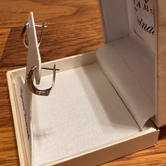 Diamond Fascination Oval Hinged Hoop Earrings - Picture 4 of 7